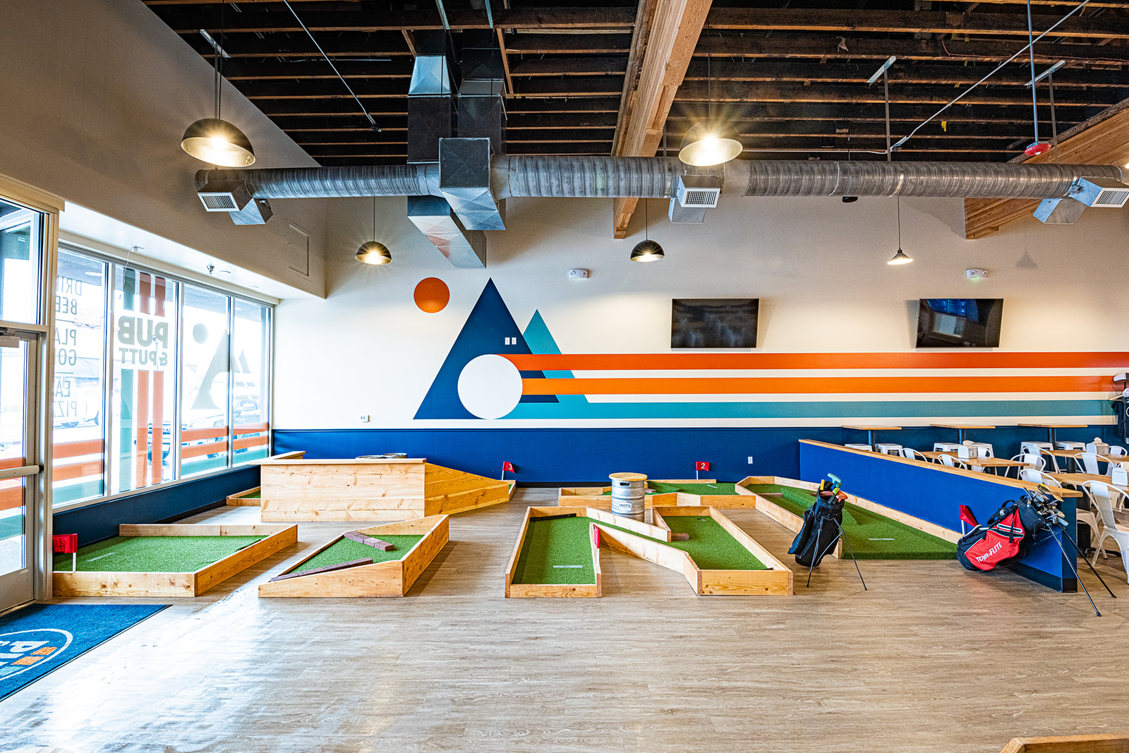 Pub & Putt indoor mini golf course
